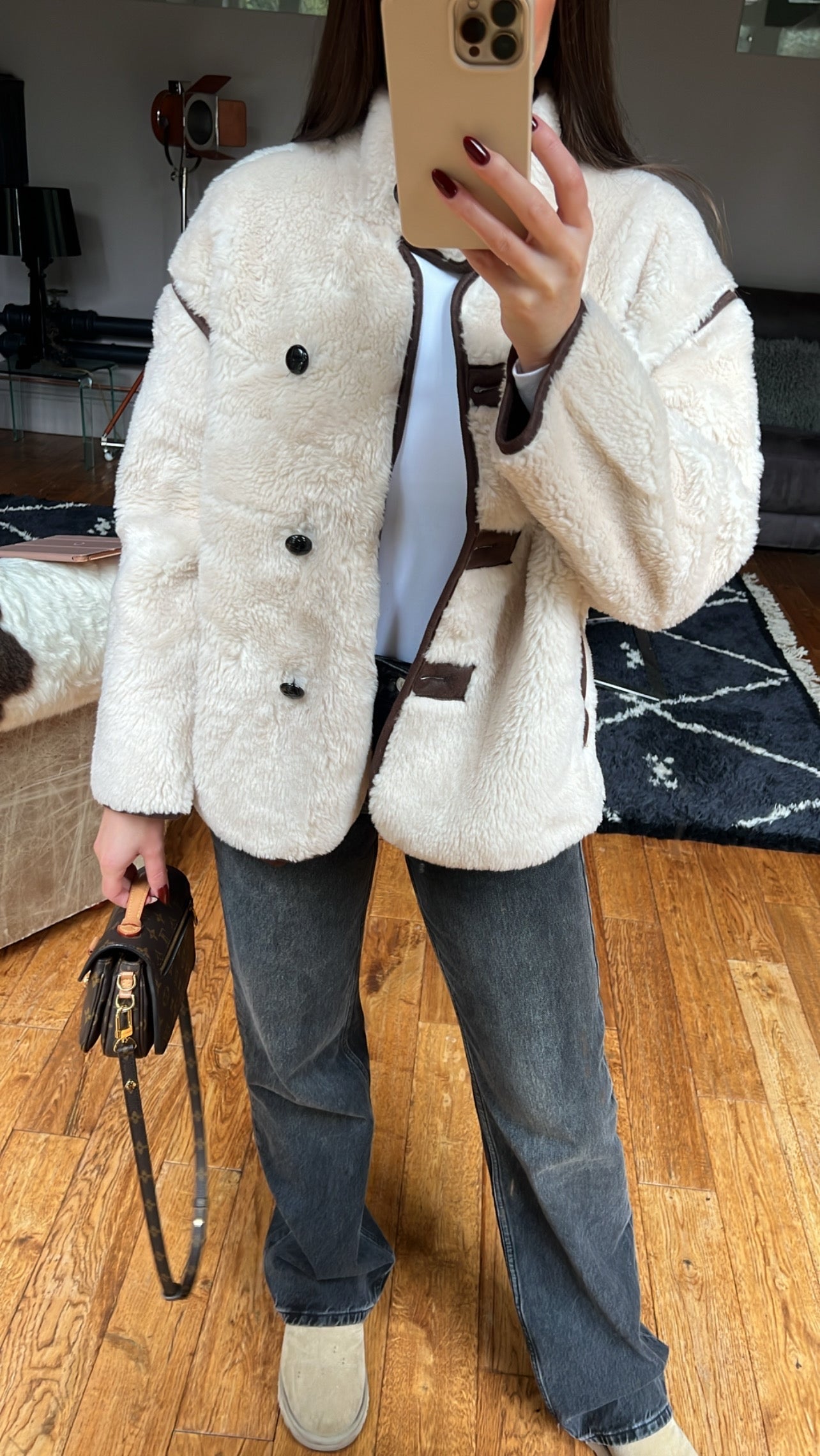 AW25