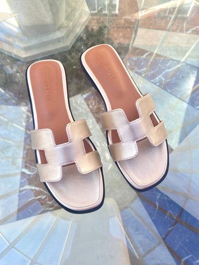 THE ‘Heidi’ SANDAL gold